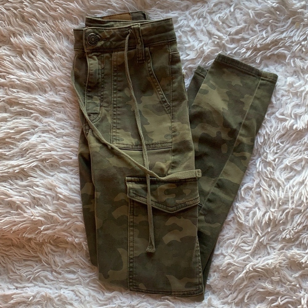 AE Camo super hi-rise jegging crop pants